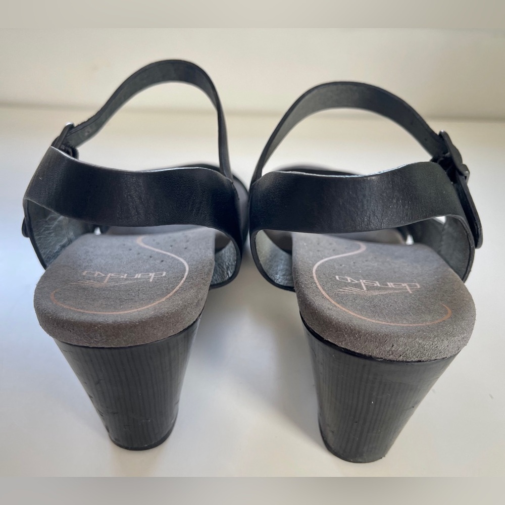 Dansko Tasha Leather Clog Sandals With Cutout Heel Detail Size EU 40 (9.5-10) - Picture 8 of 9